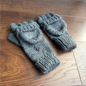 Old Navy Charcoal Knit Mittens